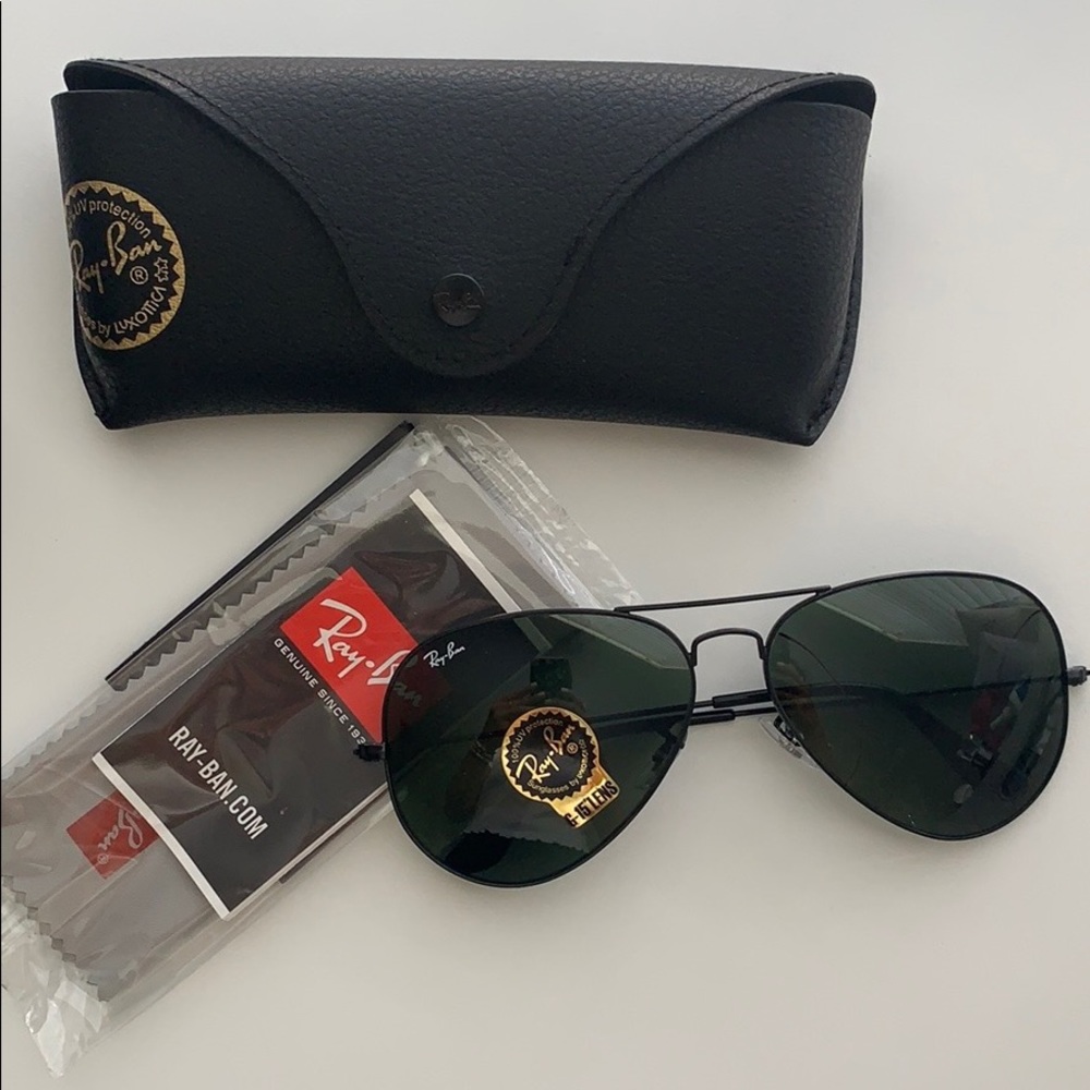 BRAND NEW RAYBANS AVIATOR